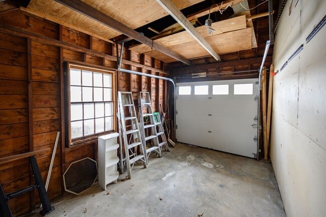 Building Photo - 25 Bayberry Ln