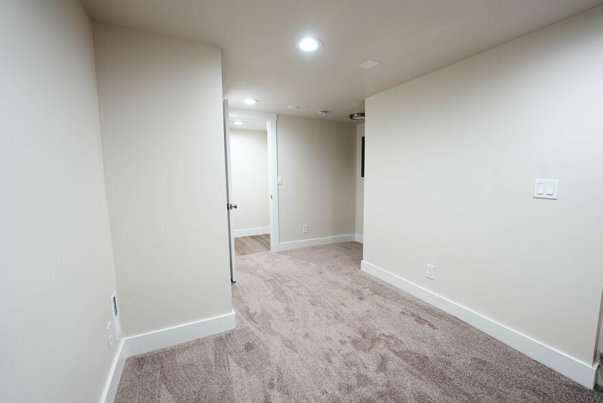 APT B - 259 E Herbert Ave