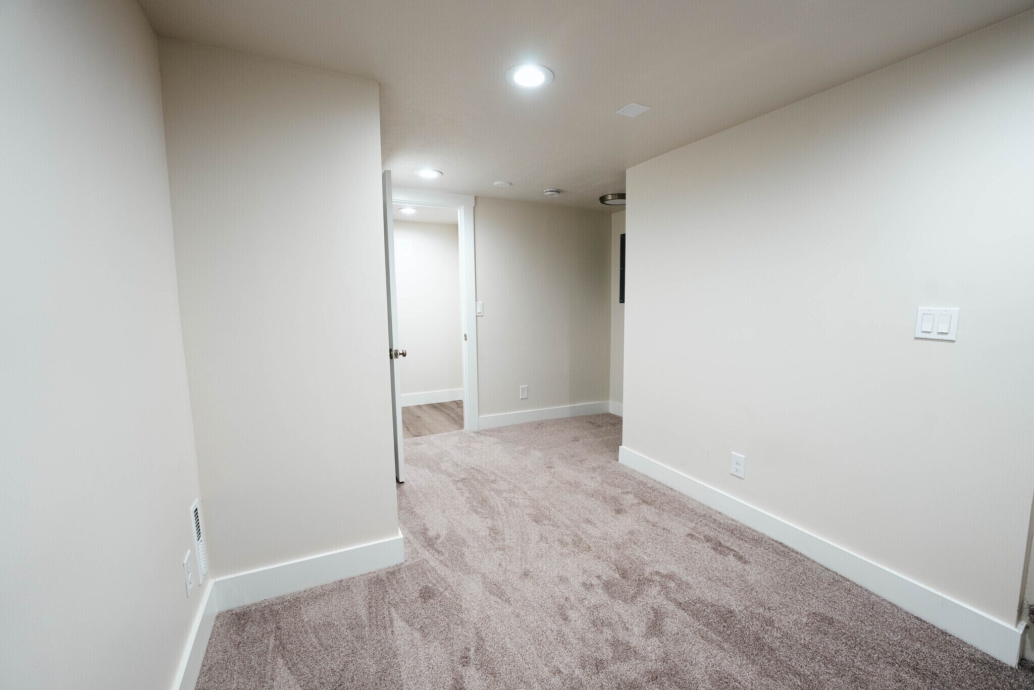 APT B - 259 E Herbert Ave