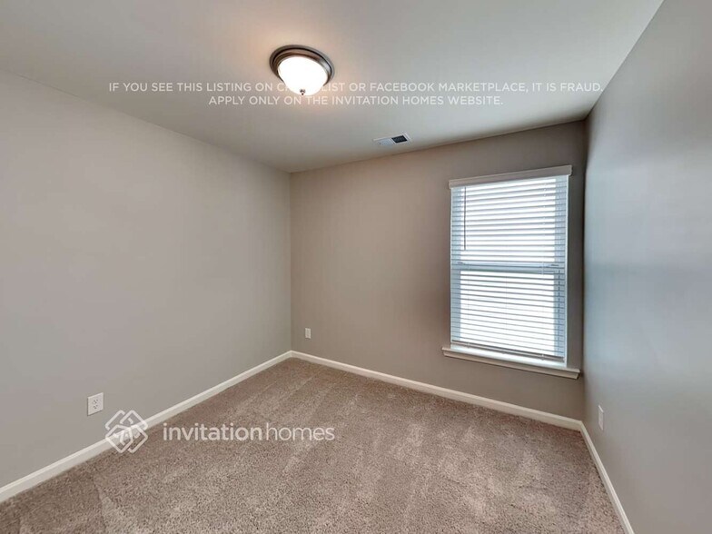 Building Photo - 136 Webster Cir