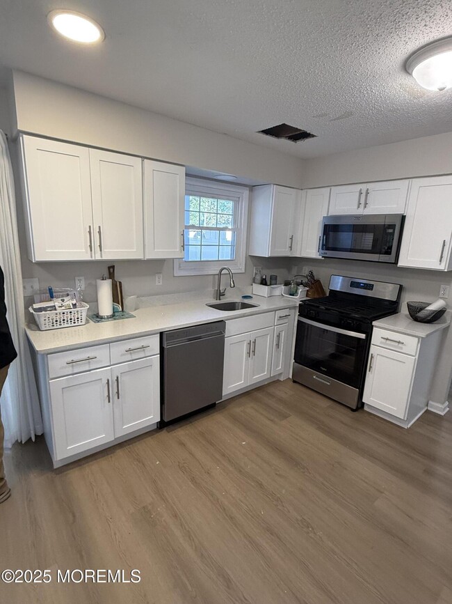 Building Photo - 90 Atlantis Ave