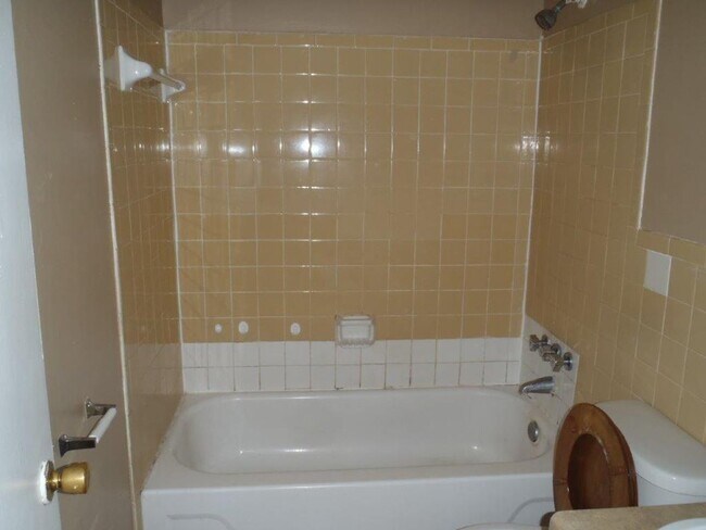 Building Photo - Awesome Duplex For Rent available now!
