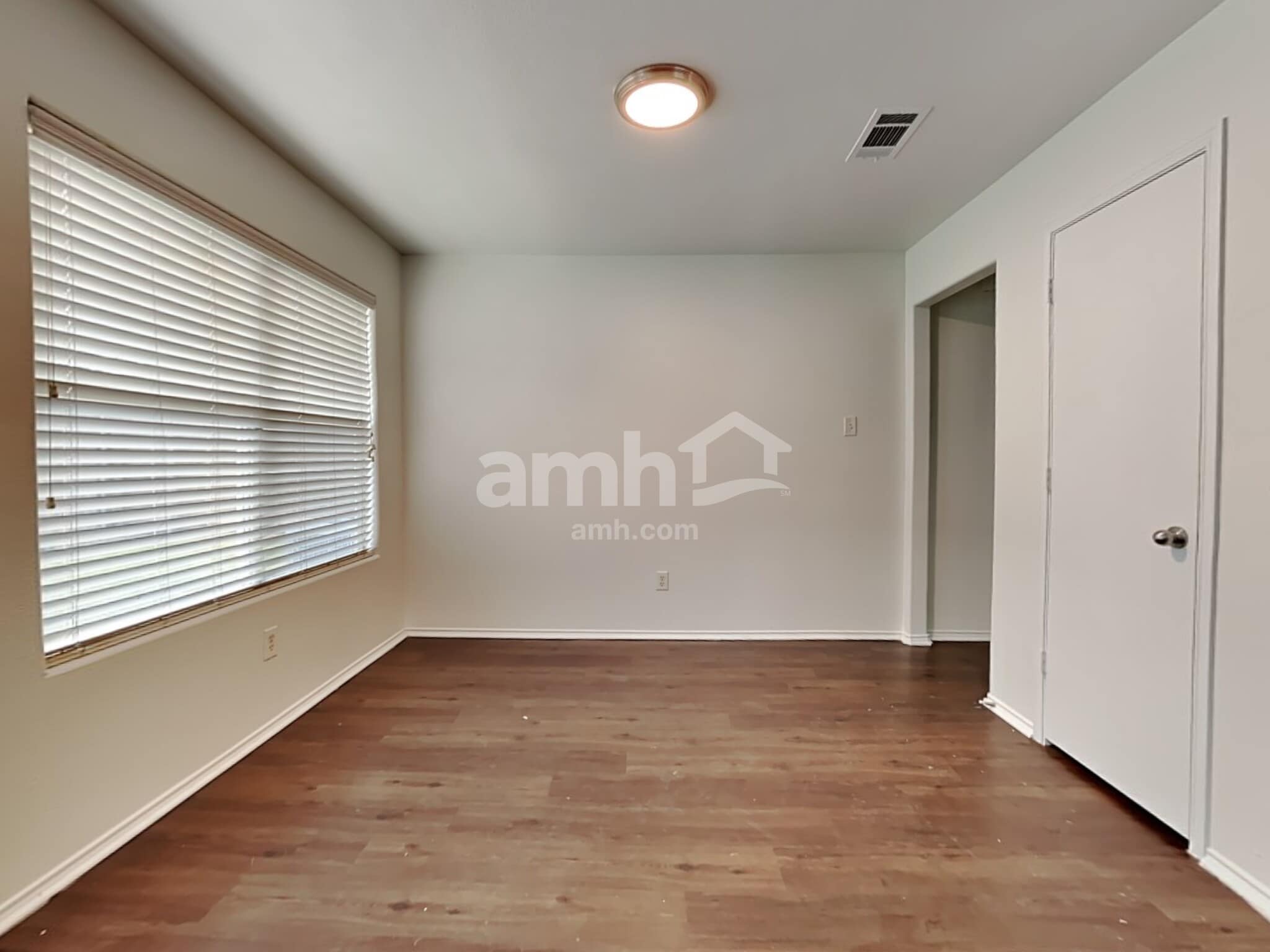 Building Photo - 1966 Courtside Dr