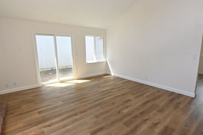 Building Photo - 1227 Spokane Dr
