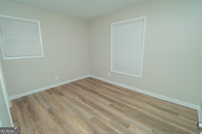 Building Photo - 3323 Victory Ct E