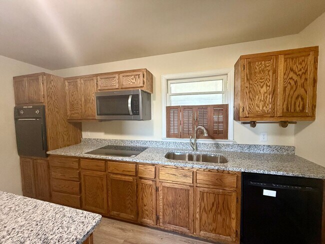 Building Photo - 2BR • 1BA + Two Flex Spaces – Updated Home in Gibsonville!