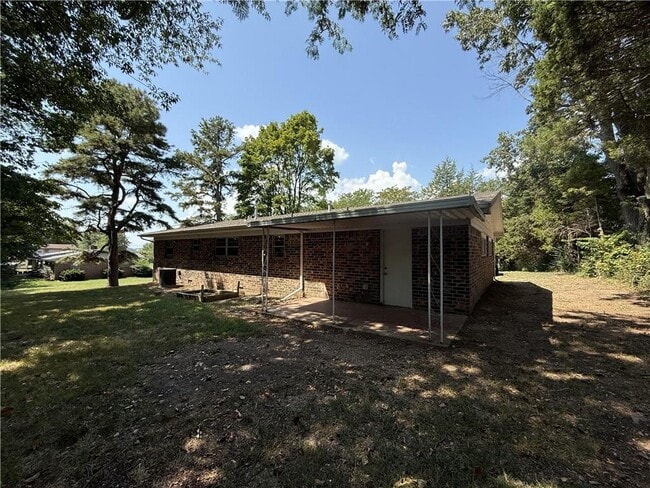 Building Photo - 209 Russell Dr