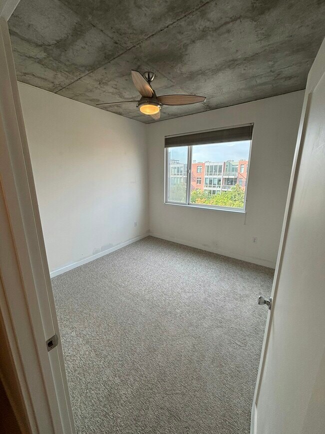 Building Photo - 1475 Delgany St
