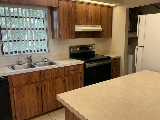 Building Photo - 1112 South Blvd