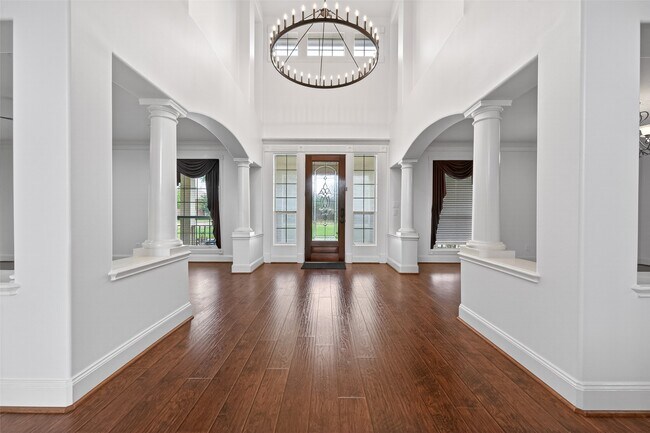 Building Photo - 26210 Cloverland Park Ln