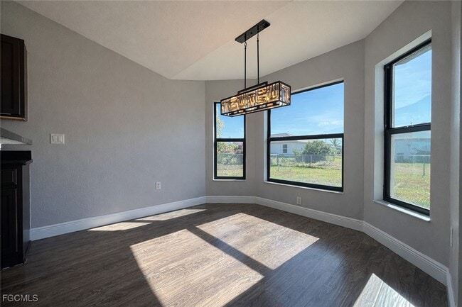 Building Photo - 1222 NE 40th Terrace