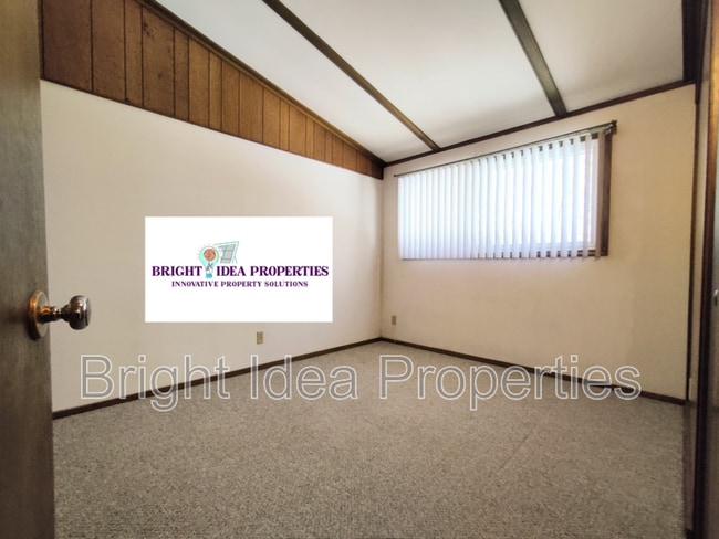 Building Photo - 304 Lake May 12 Rd