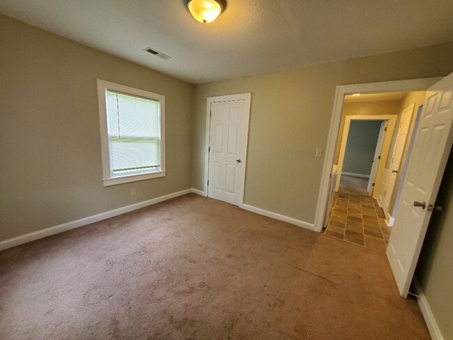 Building Photo - 1634 Peartree Rd