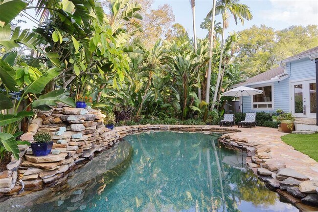 Building Photo - 935 42nd Ave N