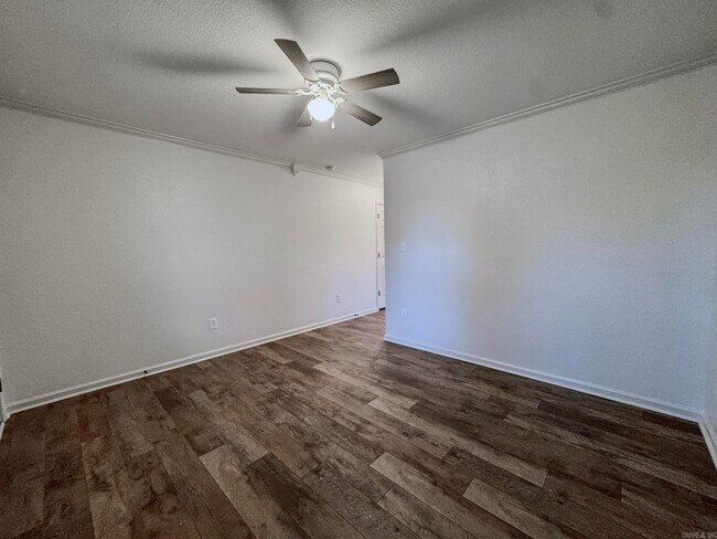 Building Photo - 36 Talladega Loop