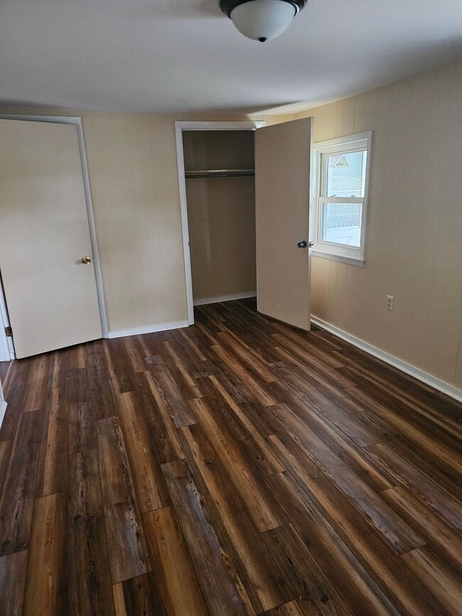Building Photo - 2BR Remodeled House Hollidaysburg