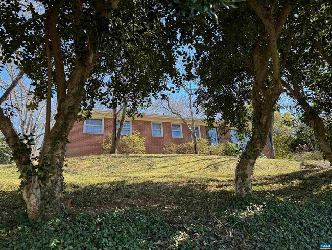 Building Photo - 1028 St Charles Ave