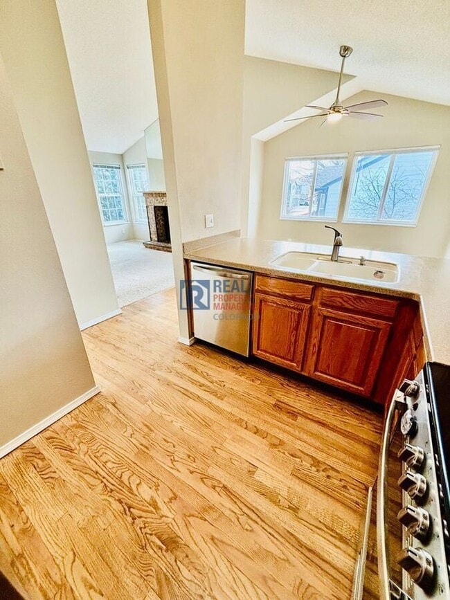 Building Photo - 10430 W 83rd Ave