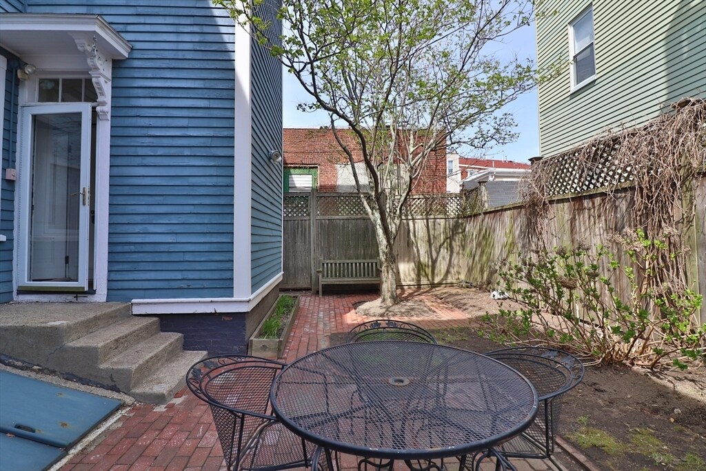 Building Photo - 84 Tremont St