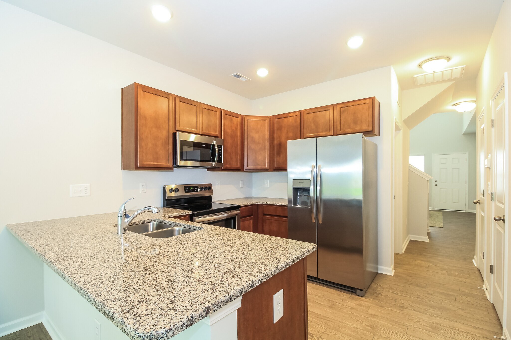 Building Photo - 7260 Bellacroft Dr
