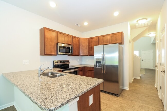 Building Photo - 7268 Bellacroft Dr