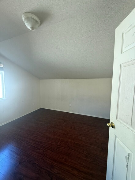 Building Photo - 1209 Coronation Way