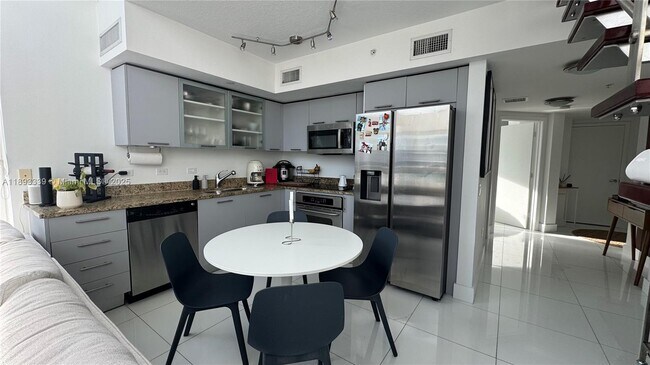 Building Photo - 41 SE 5th St