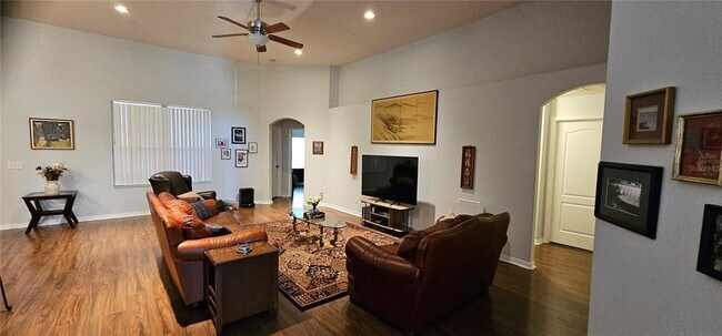 Building Photo - 1934 Abbey Ridge Dr