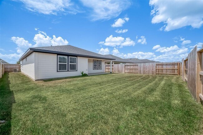 Building Photo - 4963 Pne Hvn Ln
