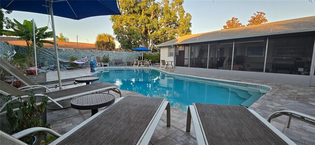 Building Photo - 6104 Bonnie Brook Blvd