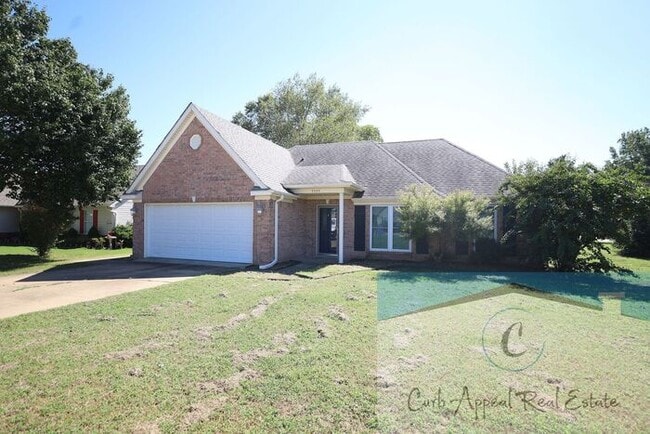 Primary Photo - Beautiful 3 bed/ 2 bath home - fireplace, ...