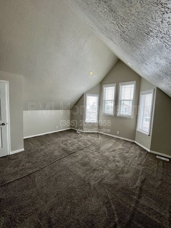 Building Photo - 1820 N 285 W