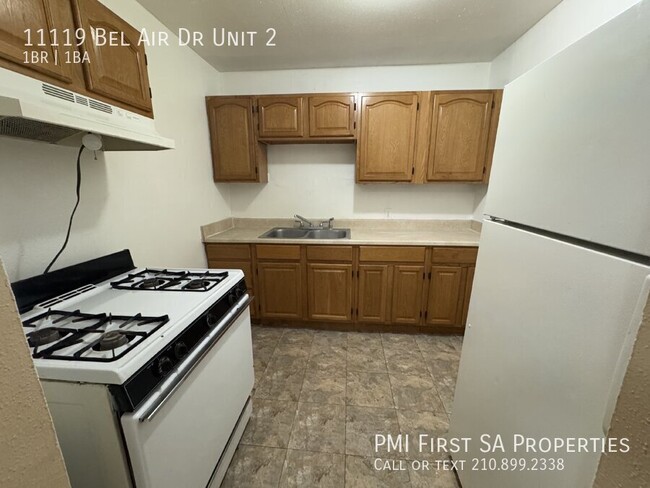 Building Photo - Fourplex two bedroom unit is ready to move...