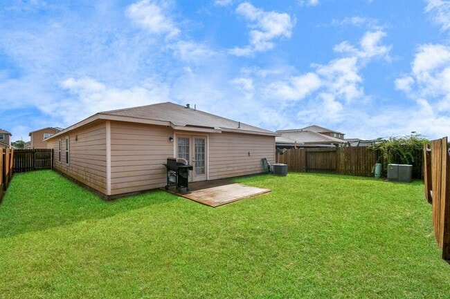Building Photo - 985 Lake View Cir W
