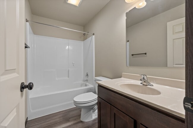 Building Photo - 4 BED | 2 BATH | DOUBLE GARAGE | RAPID VALLEY