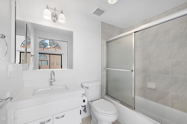 Building Photo - 5291 Colodny Dr