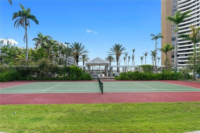 Building Photo - 770 NE 69th St