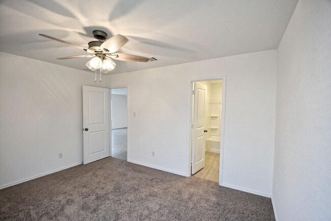 Building Photo - 2410 Broken Arrow