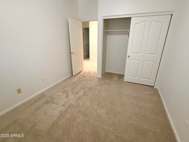 Building Photo - 4208 E Hamblin Dr