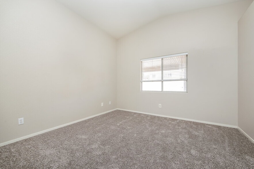 Building Photo - 5216 Backwoodsman Ave