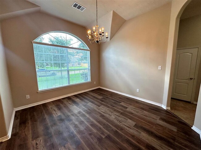 Building Photo - 2047 Lulach Ln