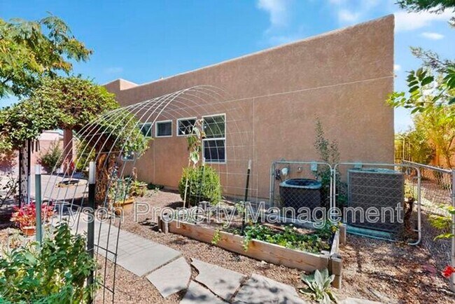 Building Photo - 7124 Glyndon Trail NW