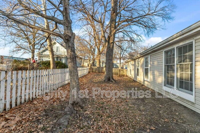 Building Photo - 11221 W 59th Terrace
