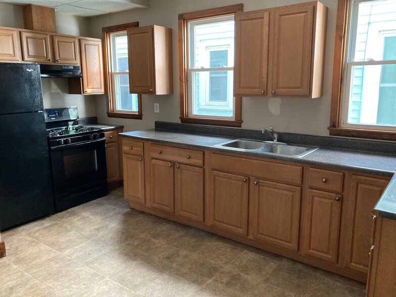 Building Photo - 444 Morris St