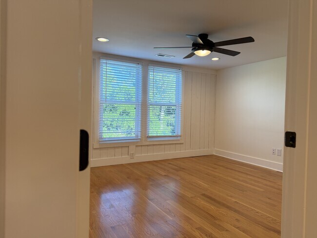 Building Photo - 5430 Floraville Rd