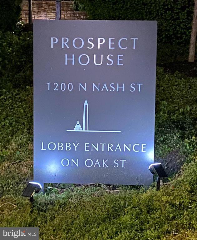 Building Photo - 1200 N Nash St