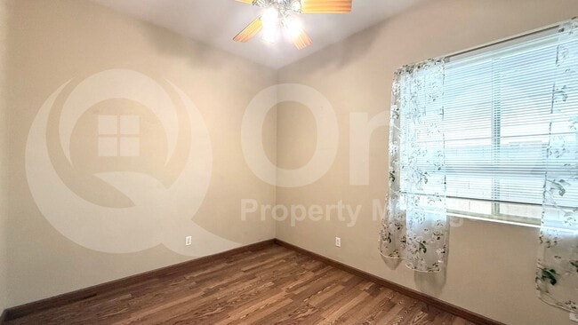 Building Photo - 173 N Pineview Dr