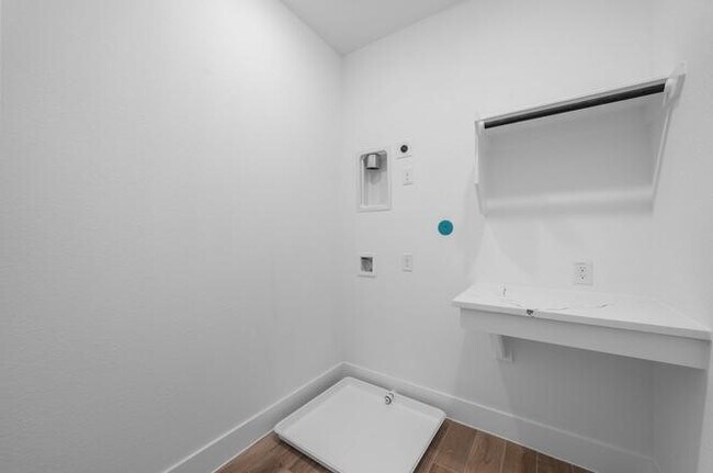 Building Photo - 1308 Shaded Rock Dr