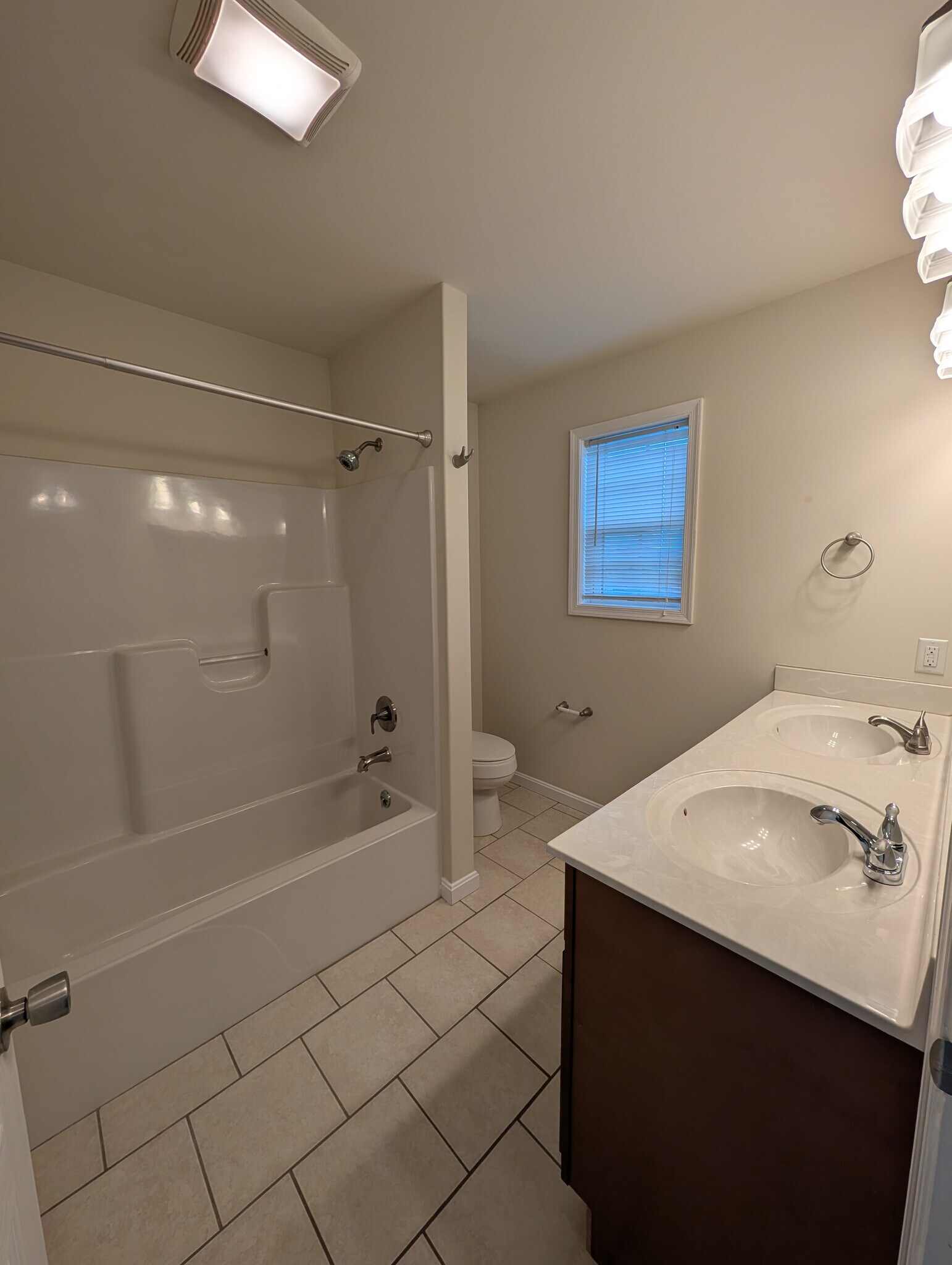 Building Photo - 2770 Monticello Ln