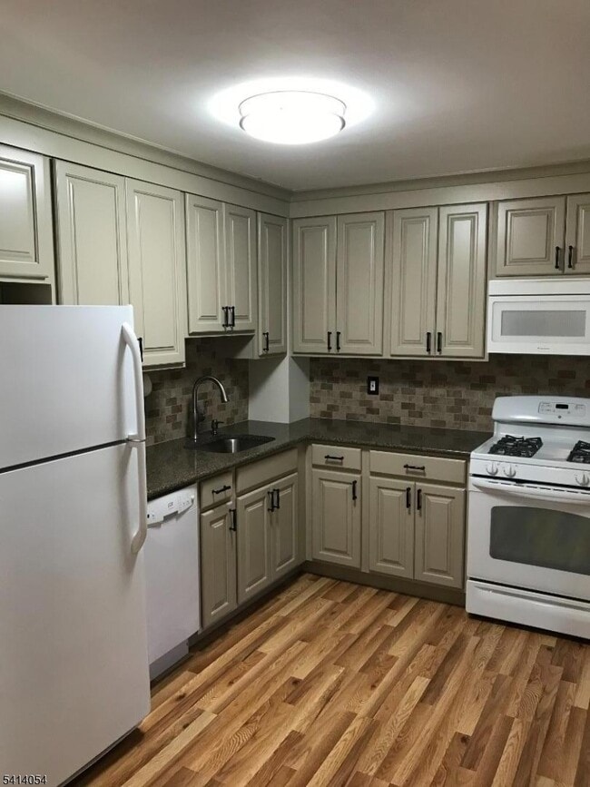 Building Photo - 819 Cricket Ln